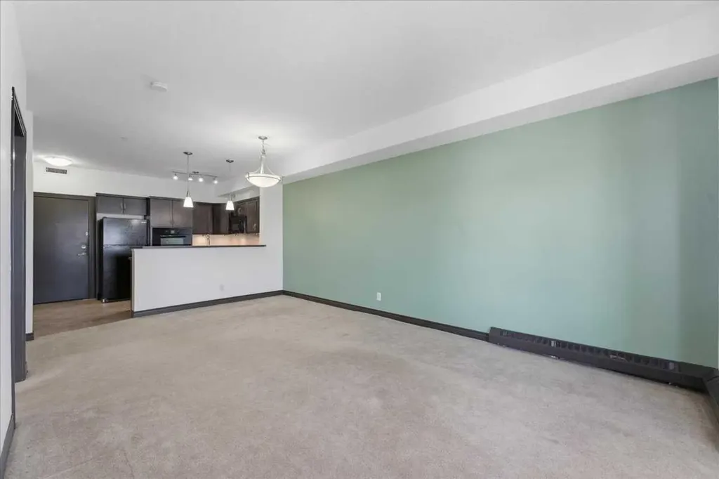 30 Royal Oak Plaza NW Calgary AB T3G 0C1