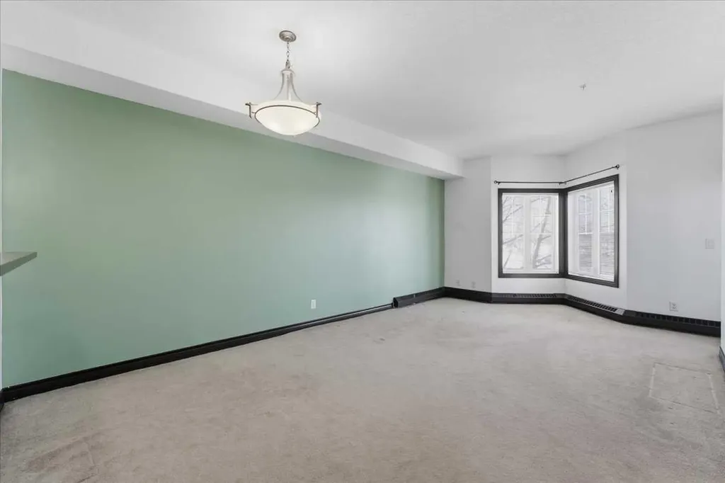 30 Royal Oak Plaza NW Calgary AB T3G 0C1