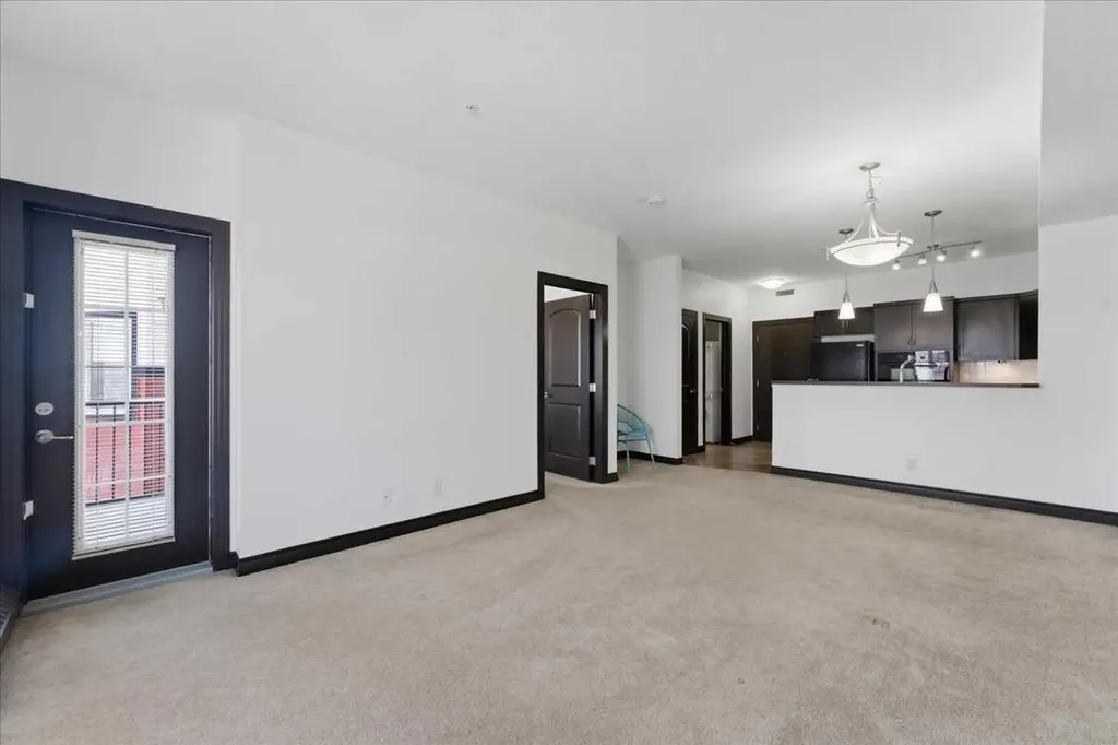 30 Royal Oak Plaza NW Calgary AB T3G 0C1