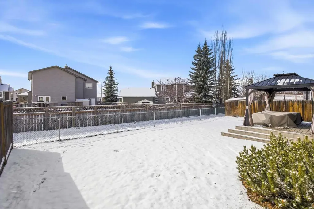 17 Skara Brae Close Carstairs AB T0M0N0