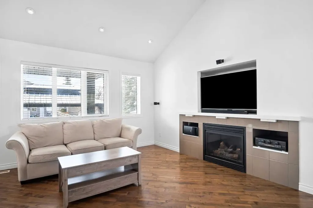 17 Skara Brae Close Carstairs AB T0M0N0