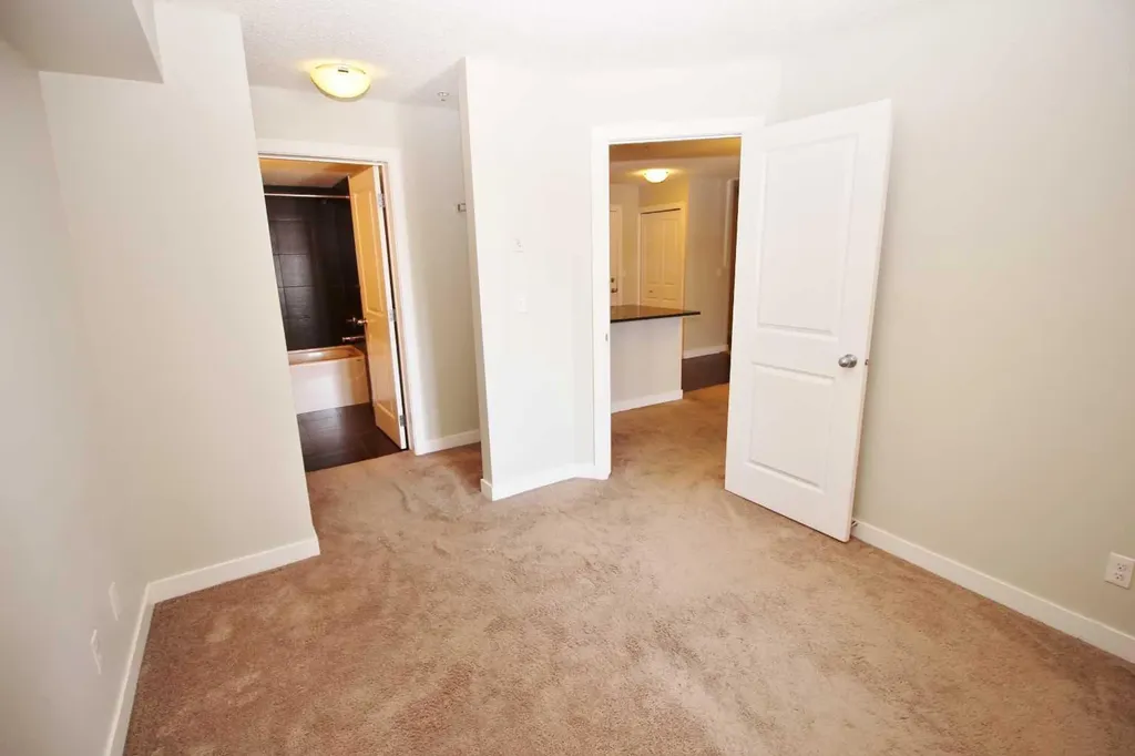 195 Kincora Glen Road NW Calgary AB T3R 0S3