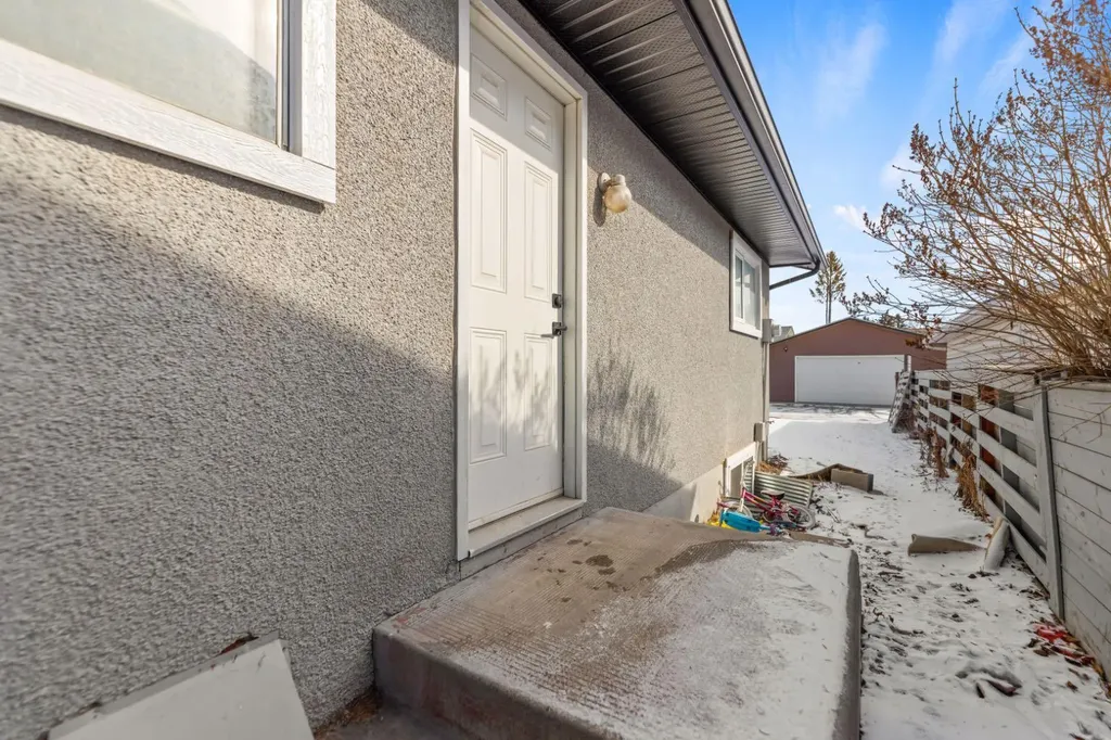 259 Manora Crescent NE Calgary AB T2A4S4