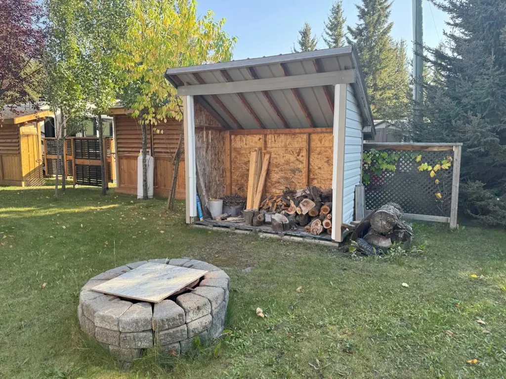 200 4 Avenue SW Sundre AB T0M 1X0