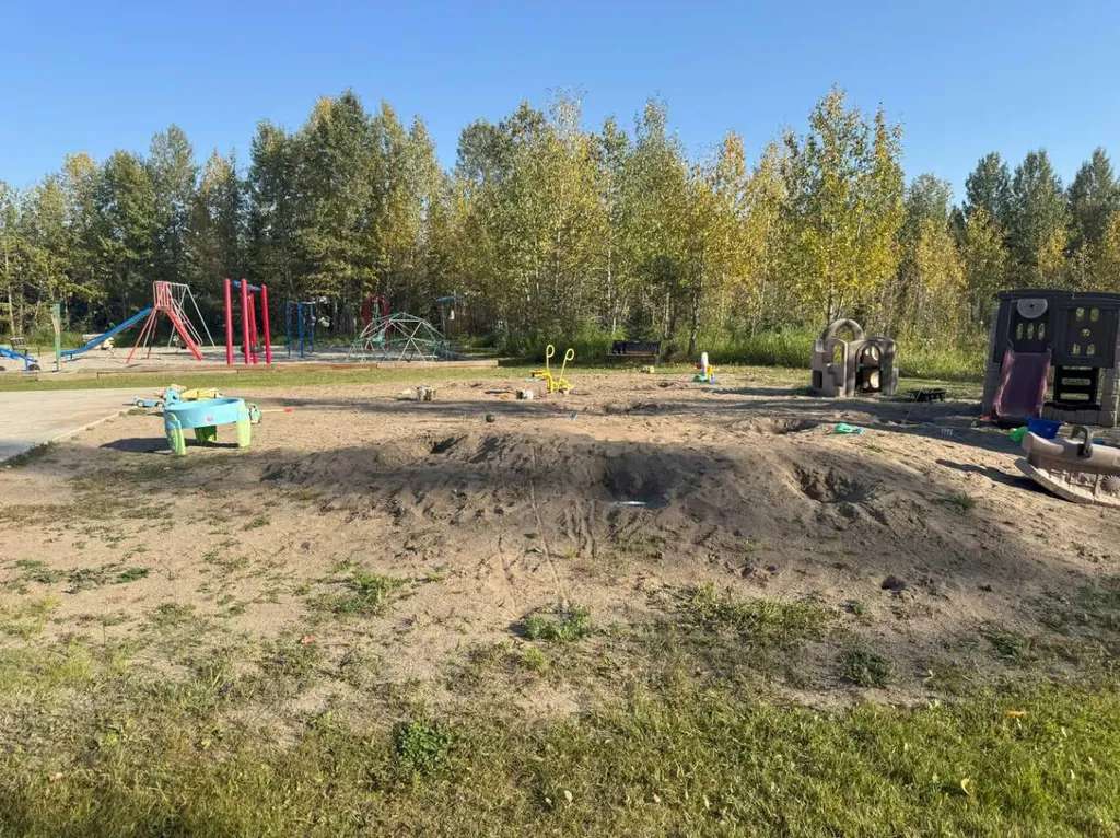 200 4 Avenue SW Sundre AB T0M 1X0