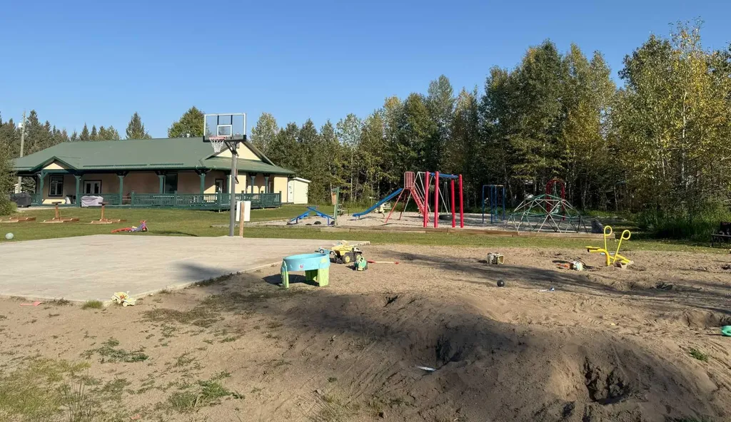 200 4 Avenue SW Sundre AB T0M 1X0