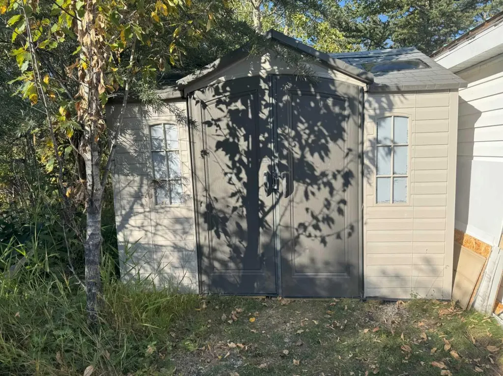 200 4 Avenue SW Sundre AB T0M 1X0