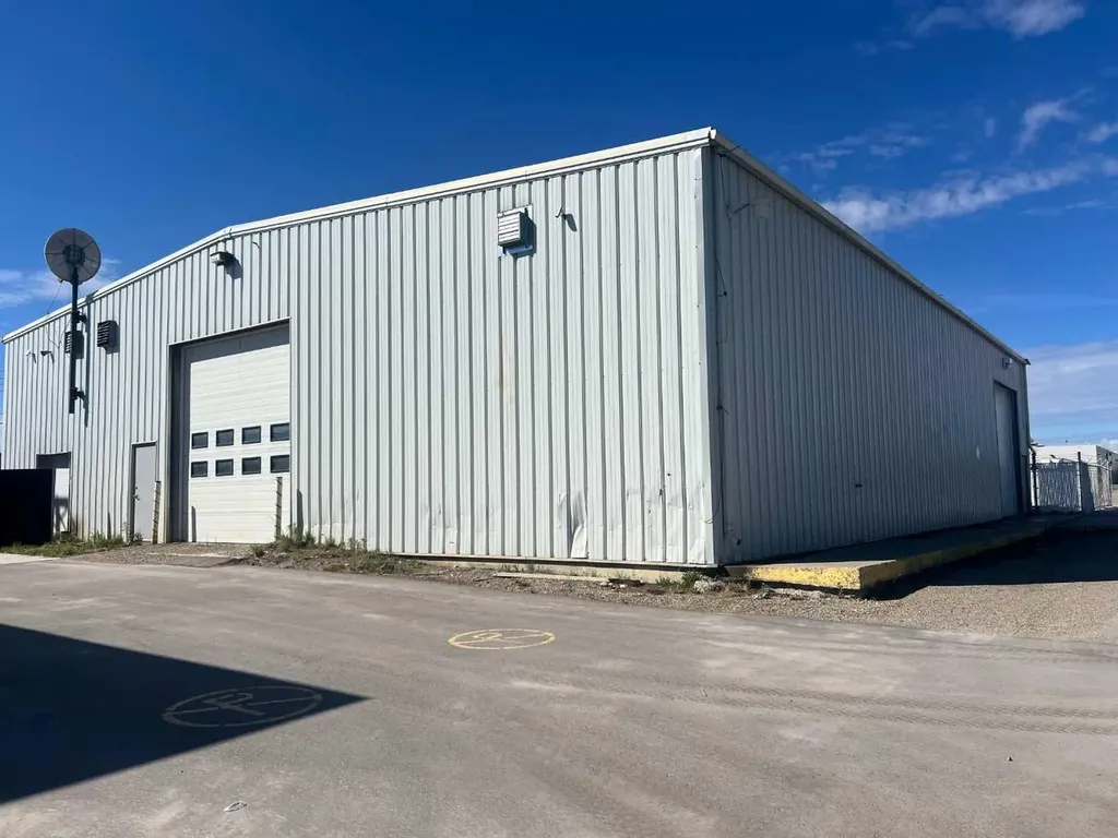 5625 4 Avenue Edson AB T7E 1L6