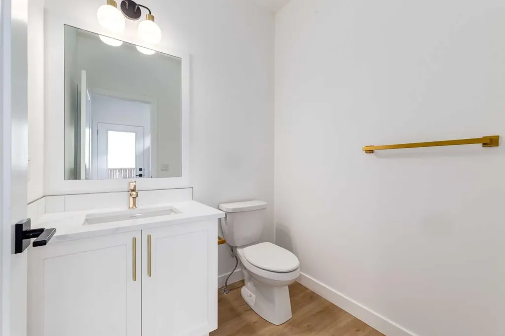 2520 21 Avenue SW Calgary AB T3E0H3