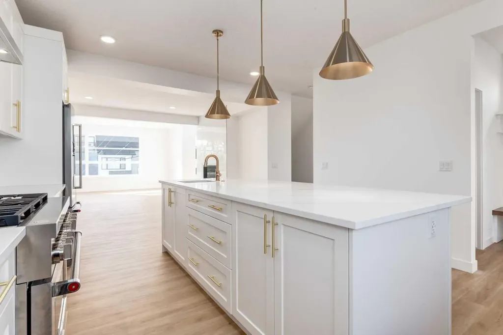 2520 21 Avenue SW Calgary AB T3E0H3