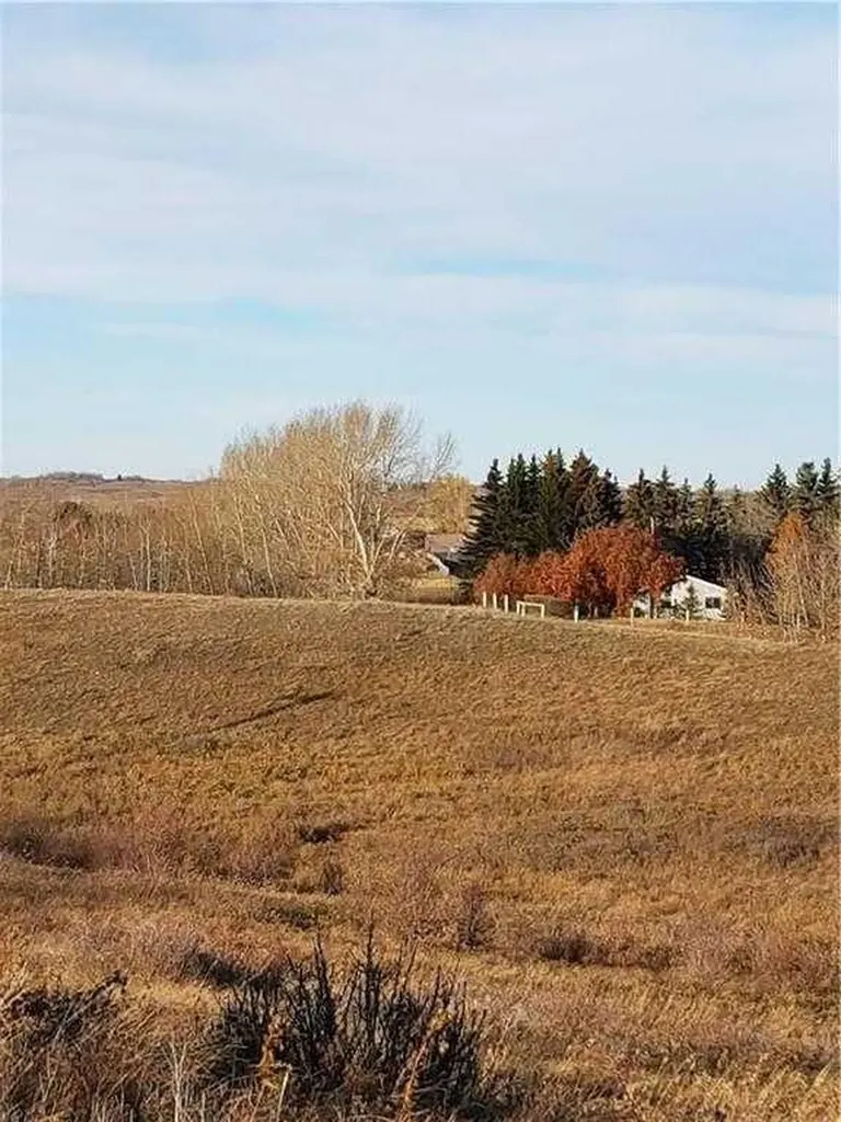 264212 Lochend Road NW Rural Rocky View County AB T4C 1A2