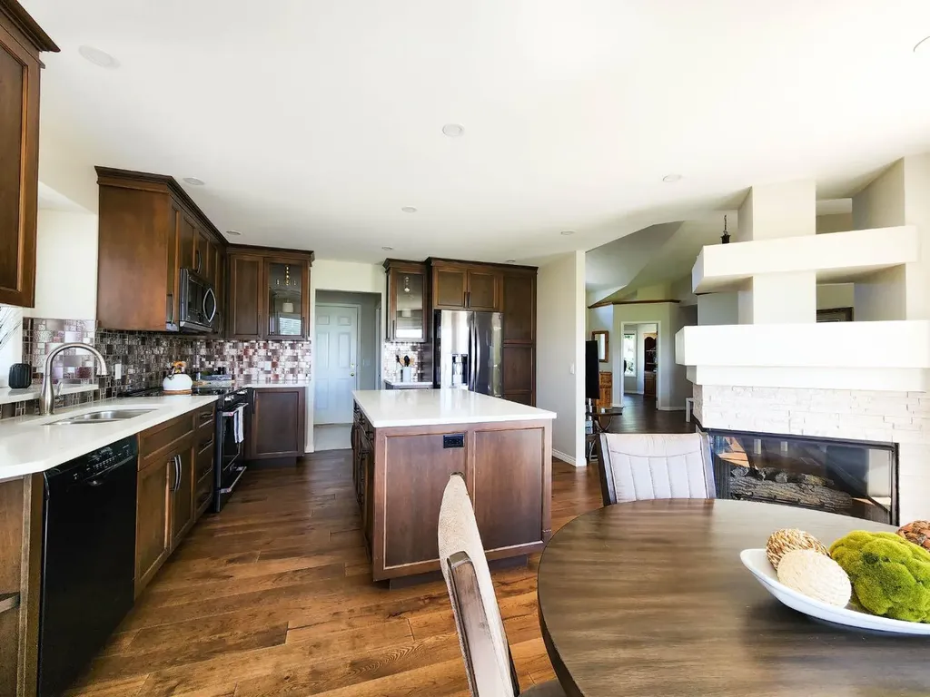 41 Westlynn Drive W Claresholm AB T0L0T0