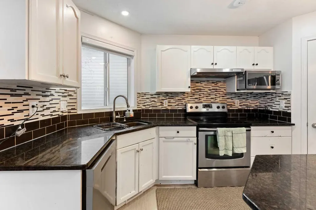 140 Fairways Drive NW Airdrie AB T4B 2R8