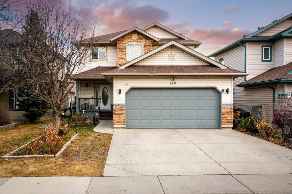 140 Fairways Drive NW Airdrie AB T4B 2R8