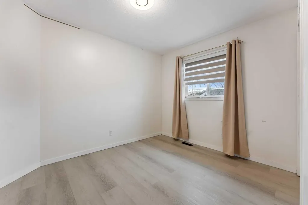 140 Fairways Drive NW Airdrie AB T4B 2R8