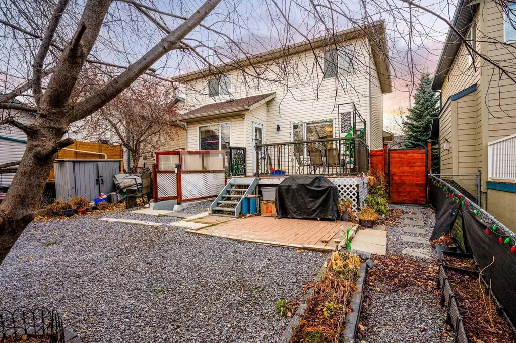 140 Fairways Drive NW Airdrie AB T4B 2R8