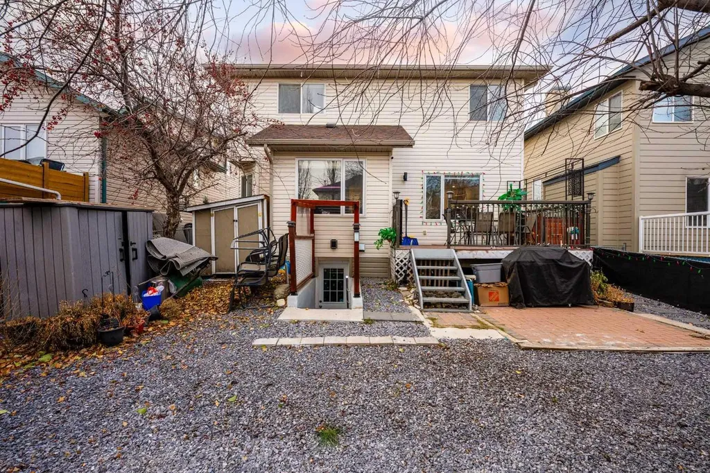 140 Fairways Drive NW Airdrie AB T4B 2R8