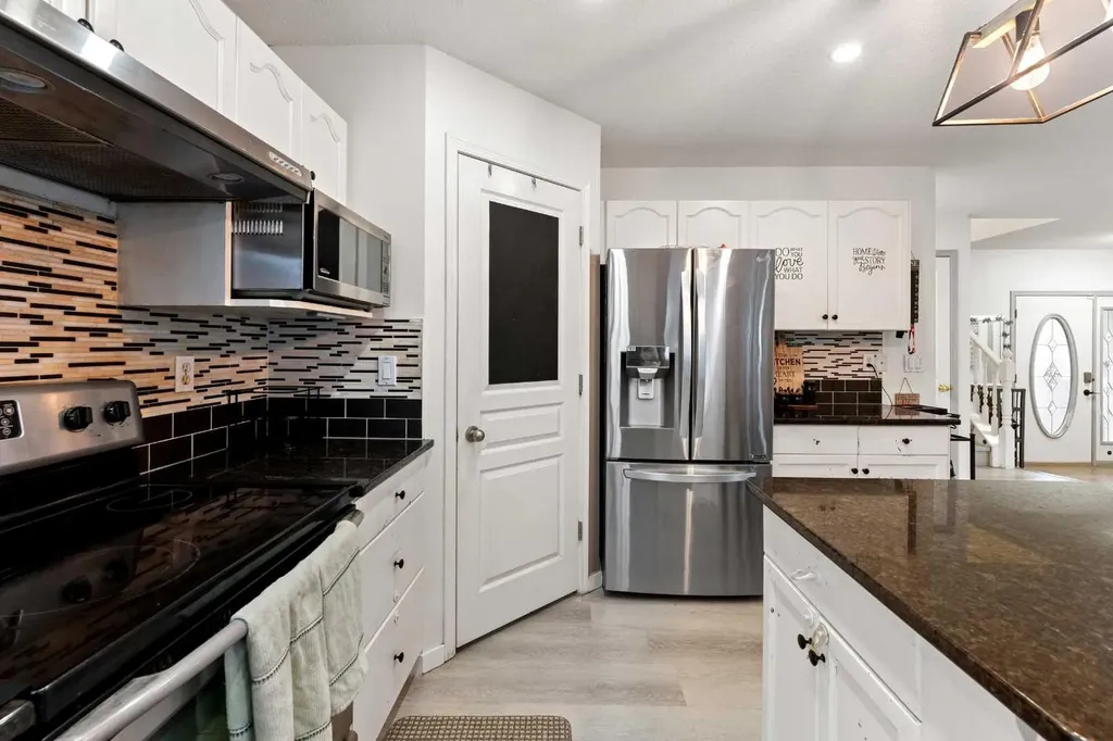 140 Fairways Drive NW Airdrie AB T4B 2R8