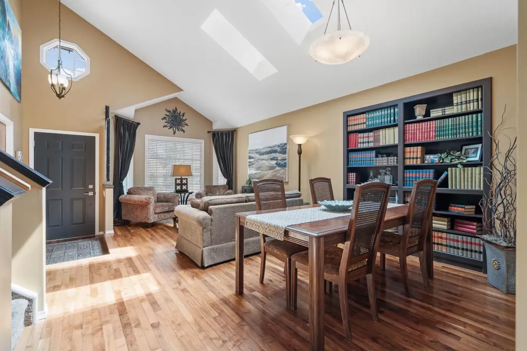 212 Sirocco Place SW Calgary AB T3H 2N3