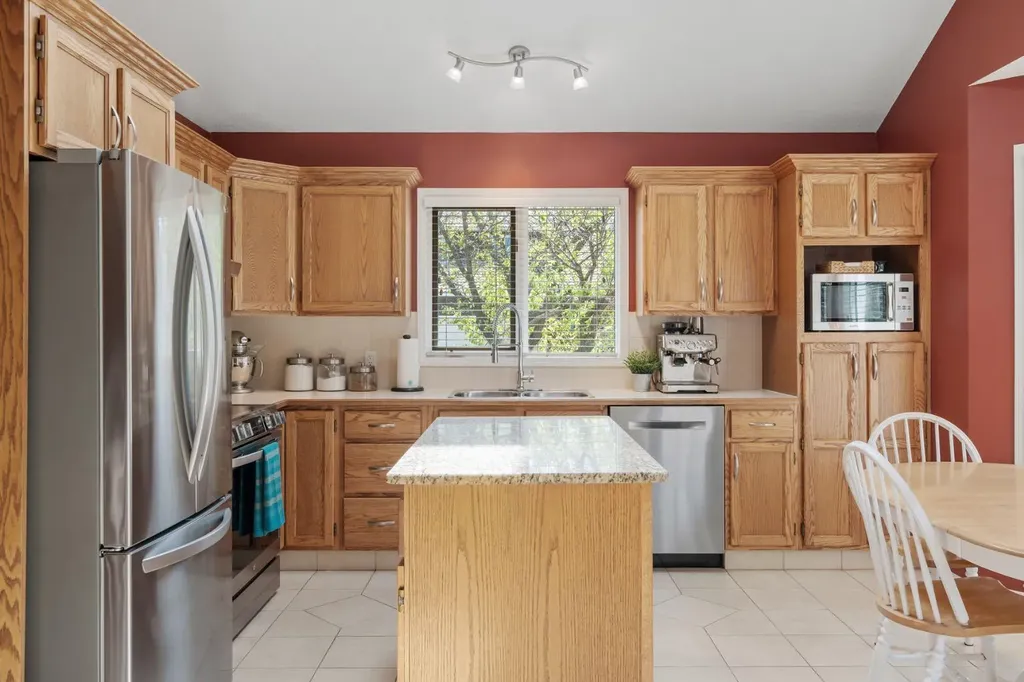 212 Sirocco Place SW Calgary AB T3H 2N3