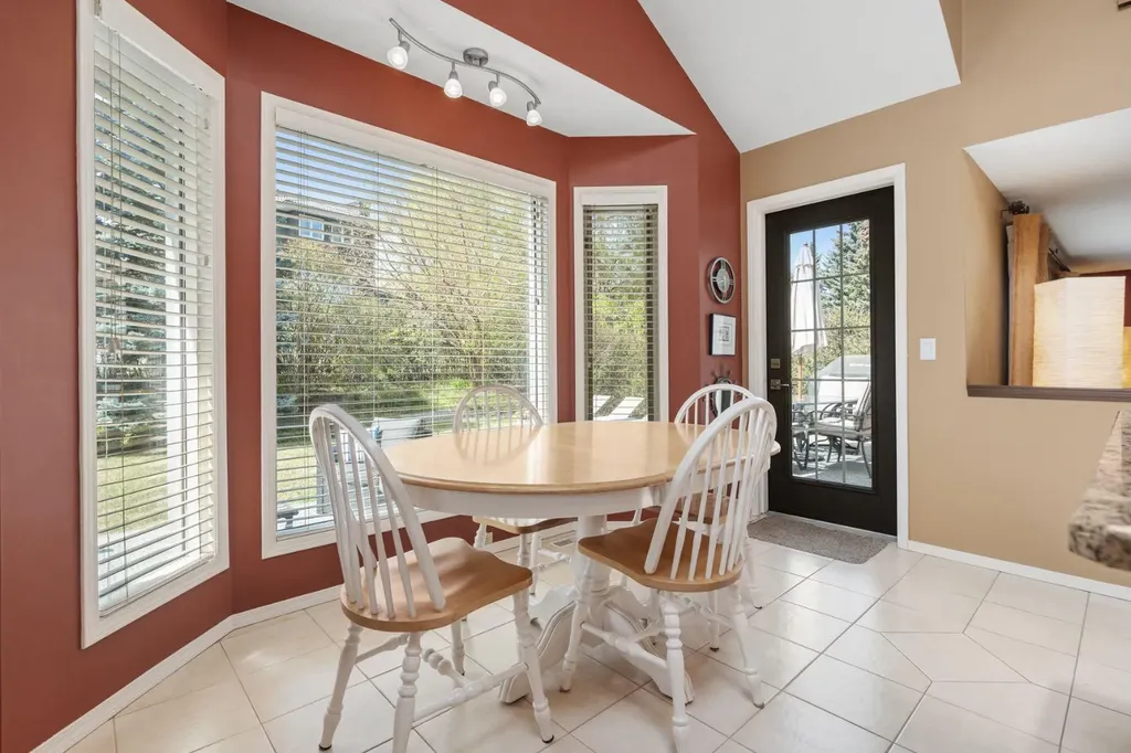 212 Sirocco Place SW Calgary AB T3H 2N3