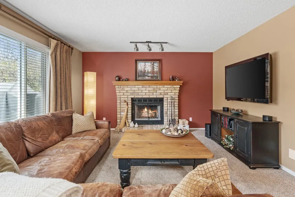 212 Sirocco Place SW Calgary AB T3H 2N3