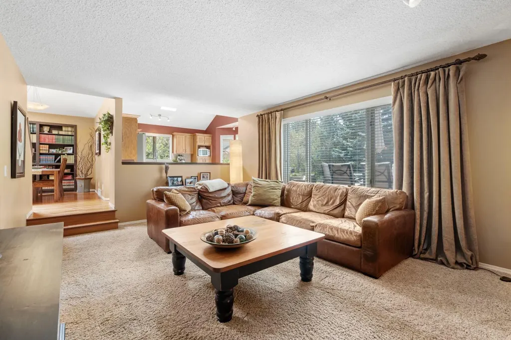 212 Sirocco Place SW Calgary AB T3H 2N3