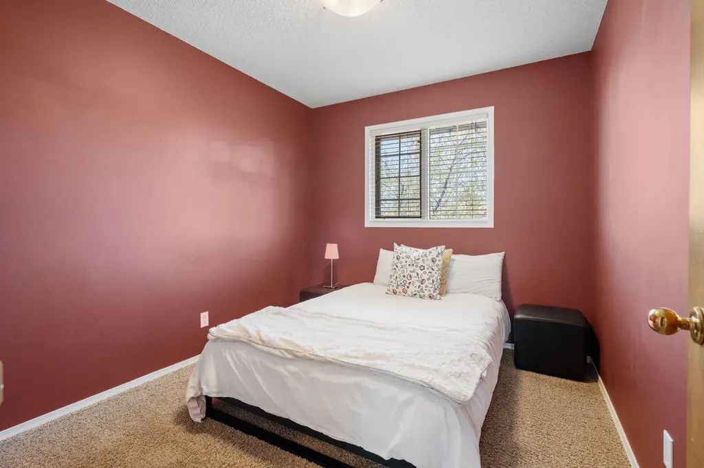 212 Sirocco Place SW Calgary AB T3H 2N3