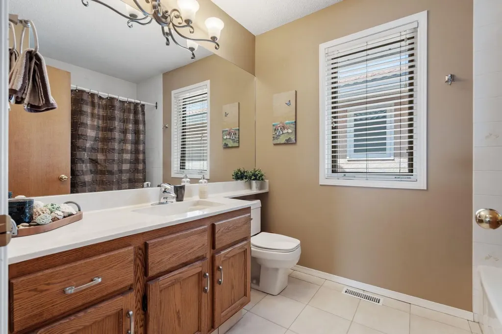 212 Sirocco Place SW Calgary AB T3H 2N3