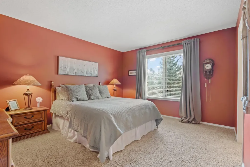 212 Sirocco Place SW Calgary AB T3H 2N3