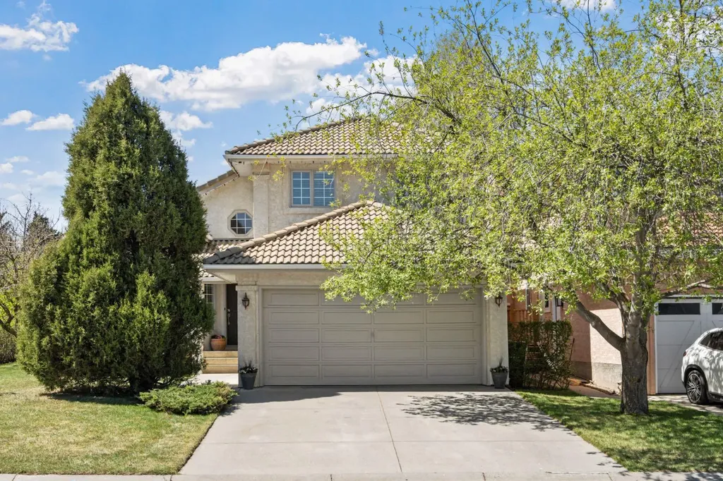 212 Sirocco Place SW Calgary AB T3H 2N3