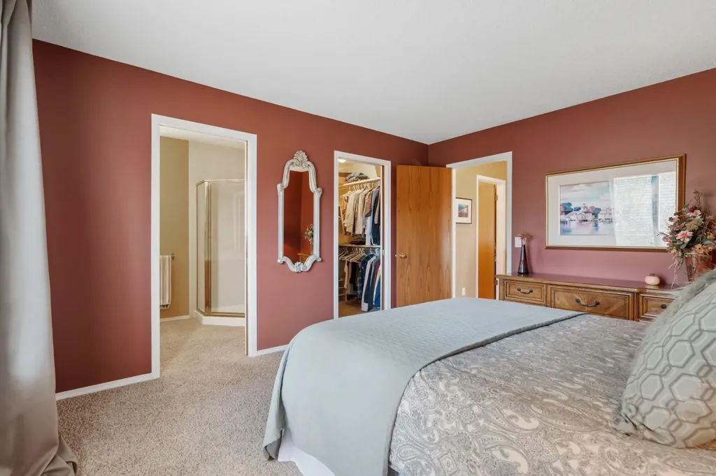 212 Sirocco Place SW Calgary AB T3H 2N3