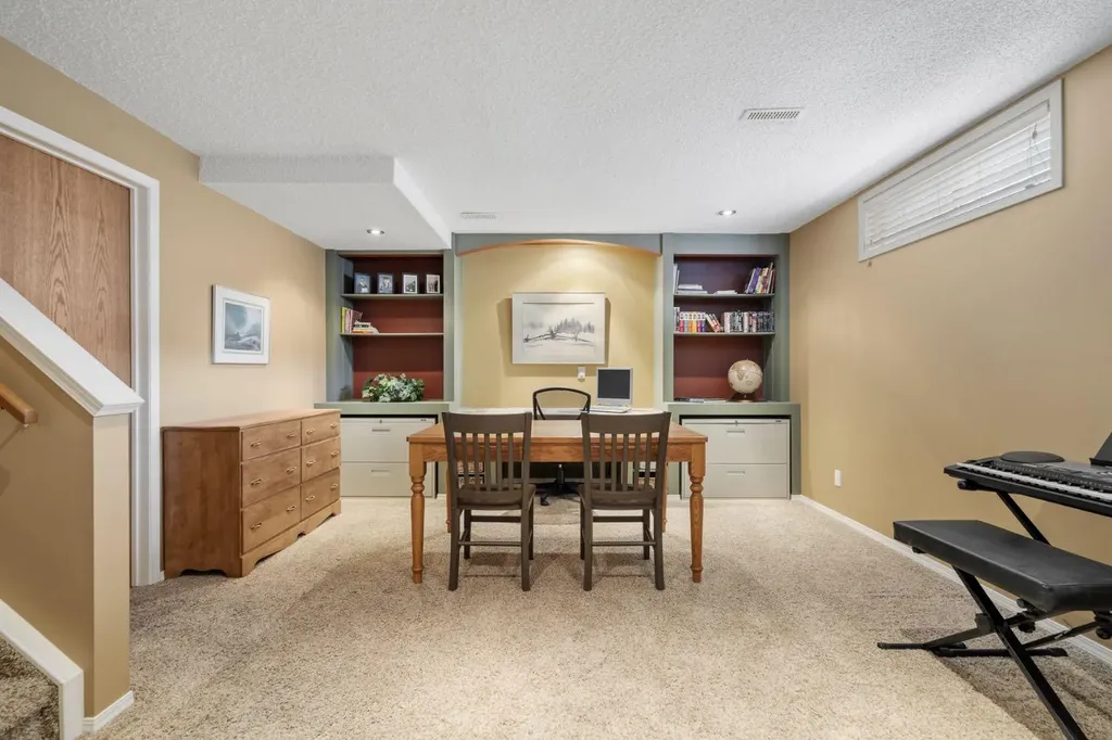 212 Sirocco Place SW Calgary AB T3H 2N3
