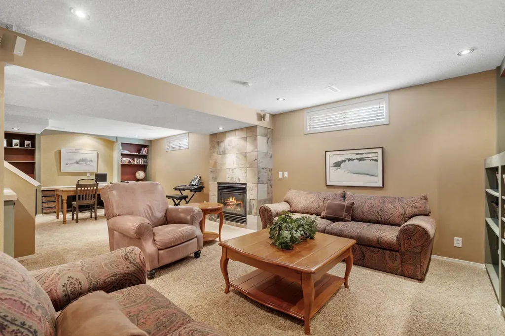 212 Sirocco Place SW Calgary AB T3H 2N3