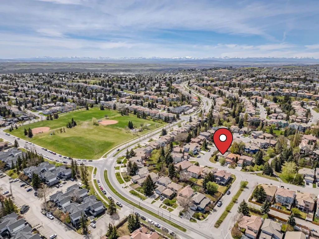212 Sirocco Place SW Calgary AB T3H 2N3