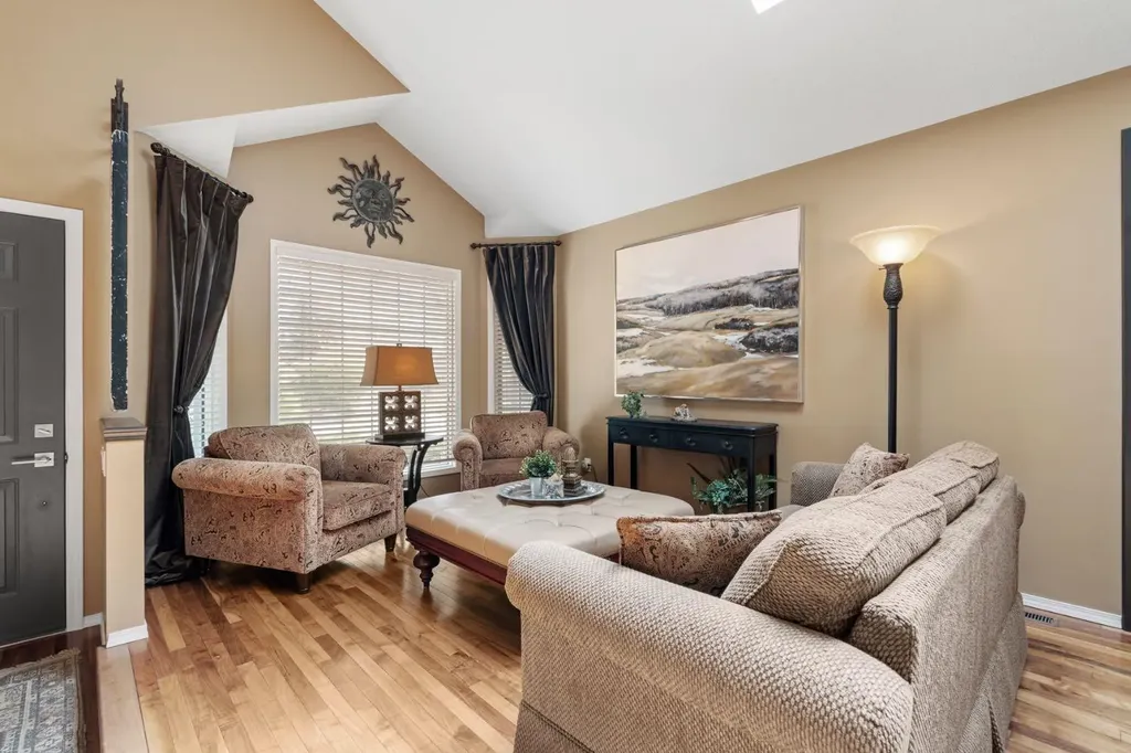 212 Sirocco Place SW Calgary AB T3H 2N3