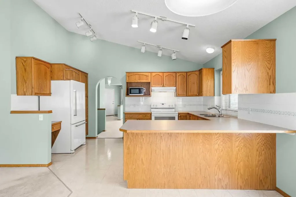 302 Arbour Ridge Park NW Calgary AB T3G 4B1