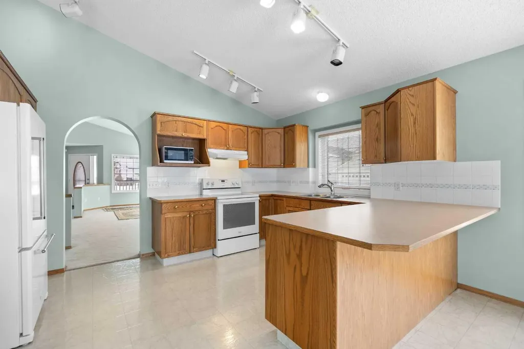 302 Arbour Ridge Park NW Calgary AB T3G 4B1