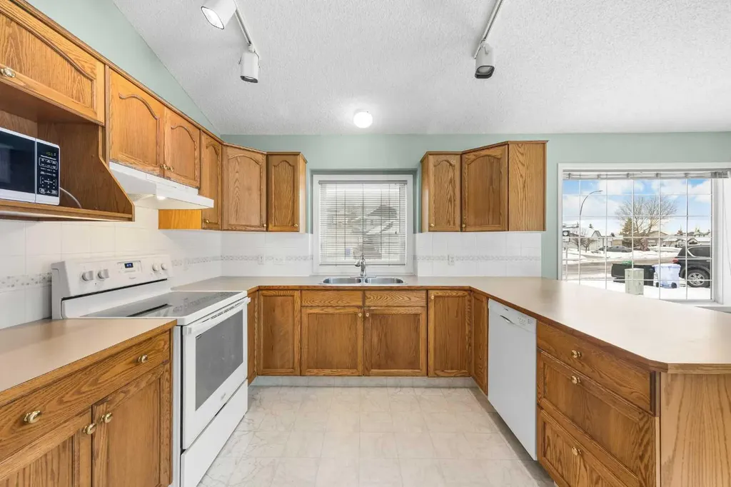 302 Arbour Ridge Park NW Calgary AB T3G 4B1