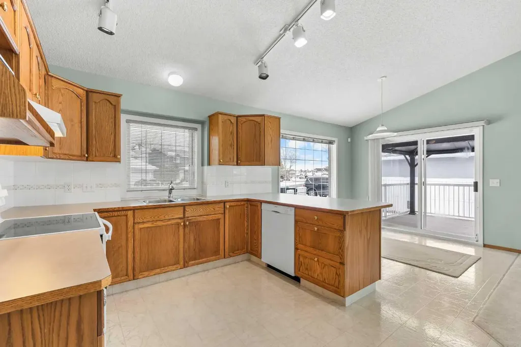 302 Arbour Ridge Park NW Calgary AB T3G 4B1