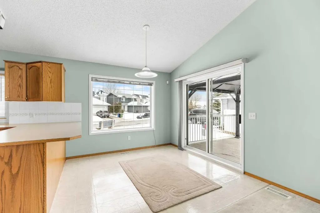 302 Arbour Ridge Park NW Calgary AB T3G 4B1