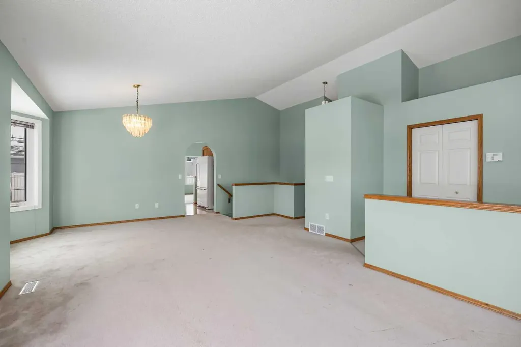 302 Arbour Ridge Park NW Calgary AB T3G 4B1