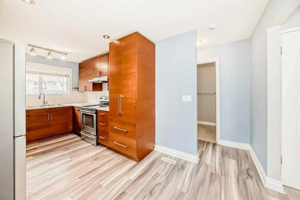 5520 1 Avenue SE Calgary AB T2A 5Z7