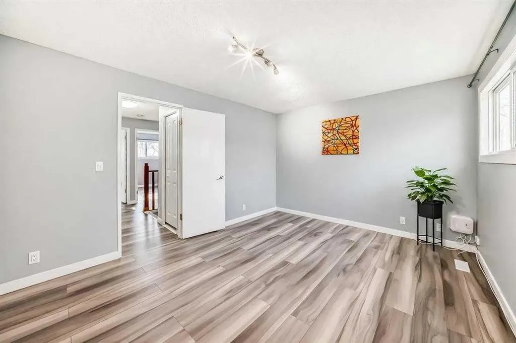 5520 1 Avenue SE Calgary AB T2A 5Z7