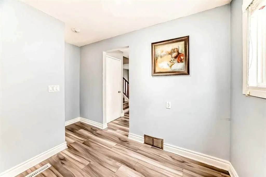 5520 1 Avenue SE Calgary AB T2A 5Z7