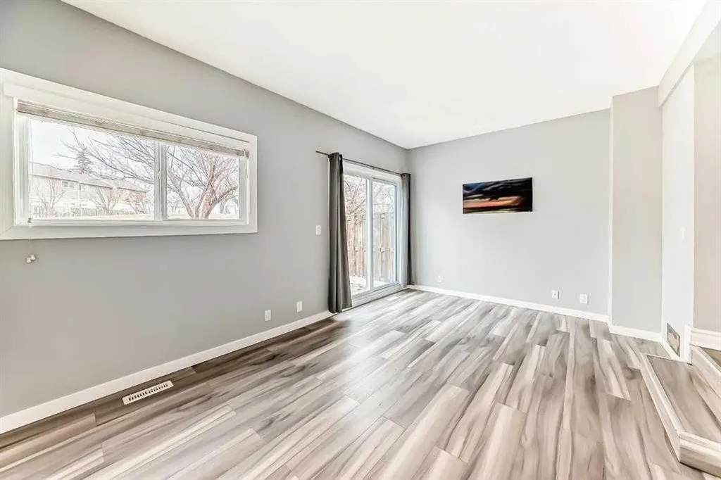 5520 1 Avenue SE Calgary AB T2A 5Z7