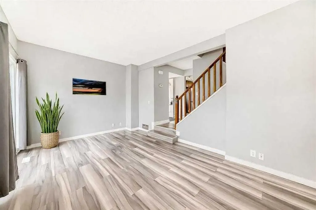 5520 1 Avenue SE Calgary AB T2A 5Z7