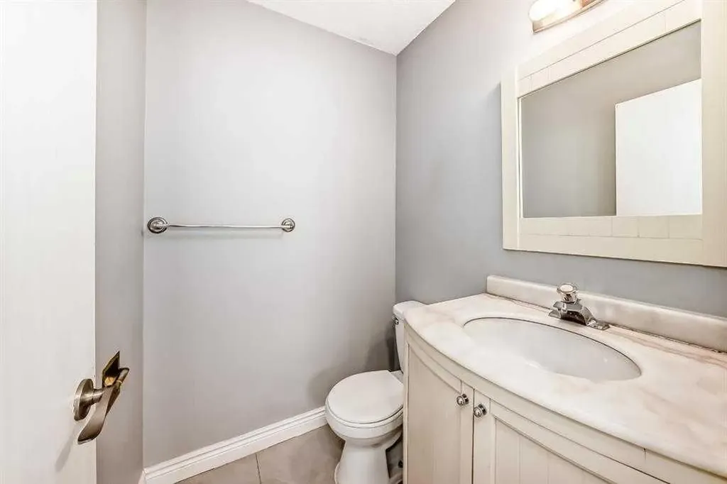 5520 1 Avenue SE Calgary AB T2A 5Z7