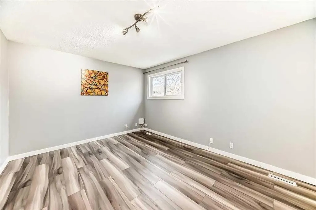 5520 1 Avenue SE Calgary AB T2A 5Z7