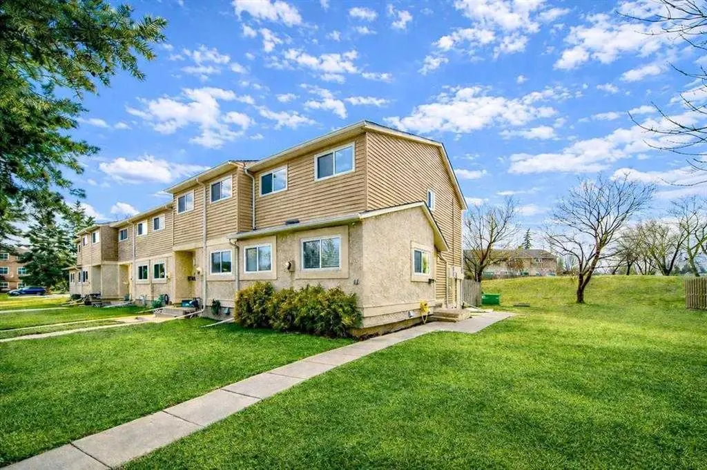5520 1 Avenue SE Calgary AB T2A 5Z7
